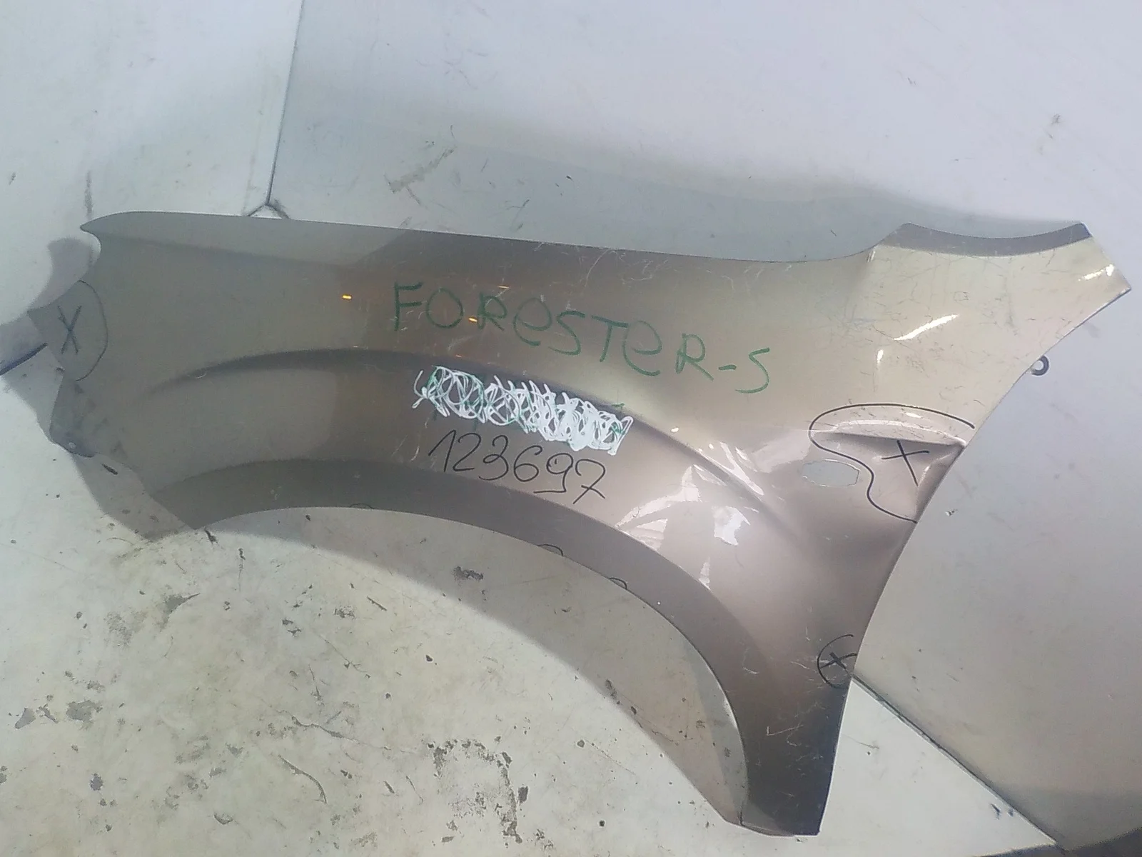 Крыло Subaru Forester SH (2007—2011) Перед Лево