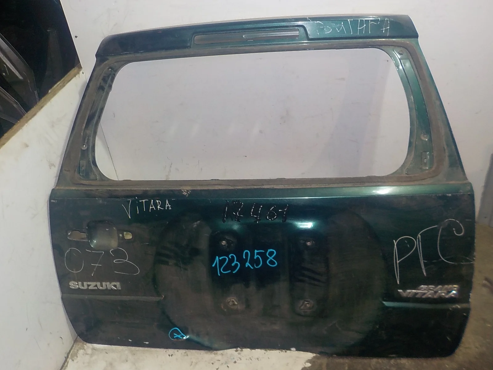 Крышка багажника Suzuki Grand Vitara II (2005—2008)