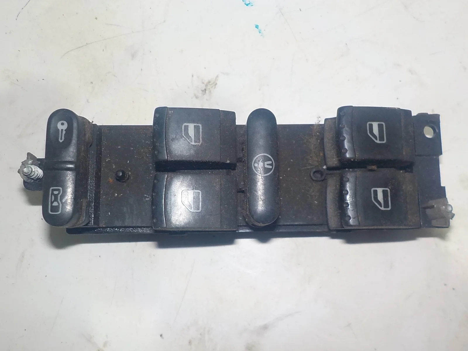 клавиши стеклоподъемников Volkswagen Passat B5 (1996—2001) Перед Лево