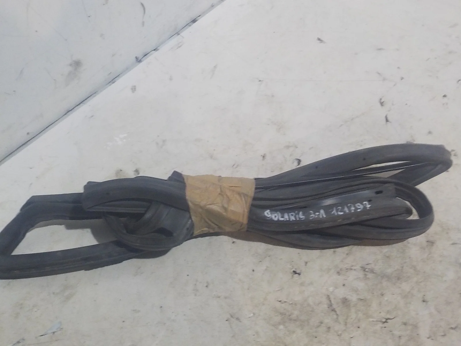 резинка дверная Hyundai Solaris I (2010—2014) Зад Лево