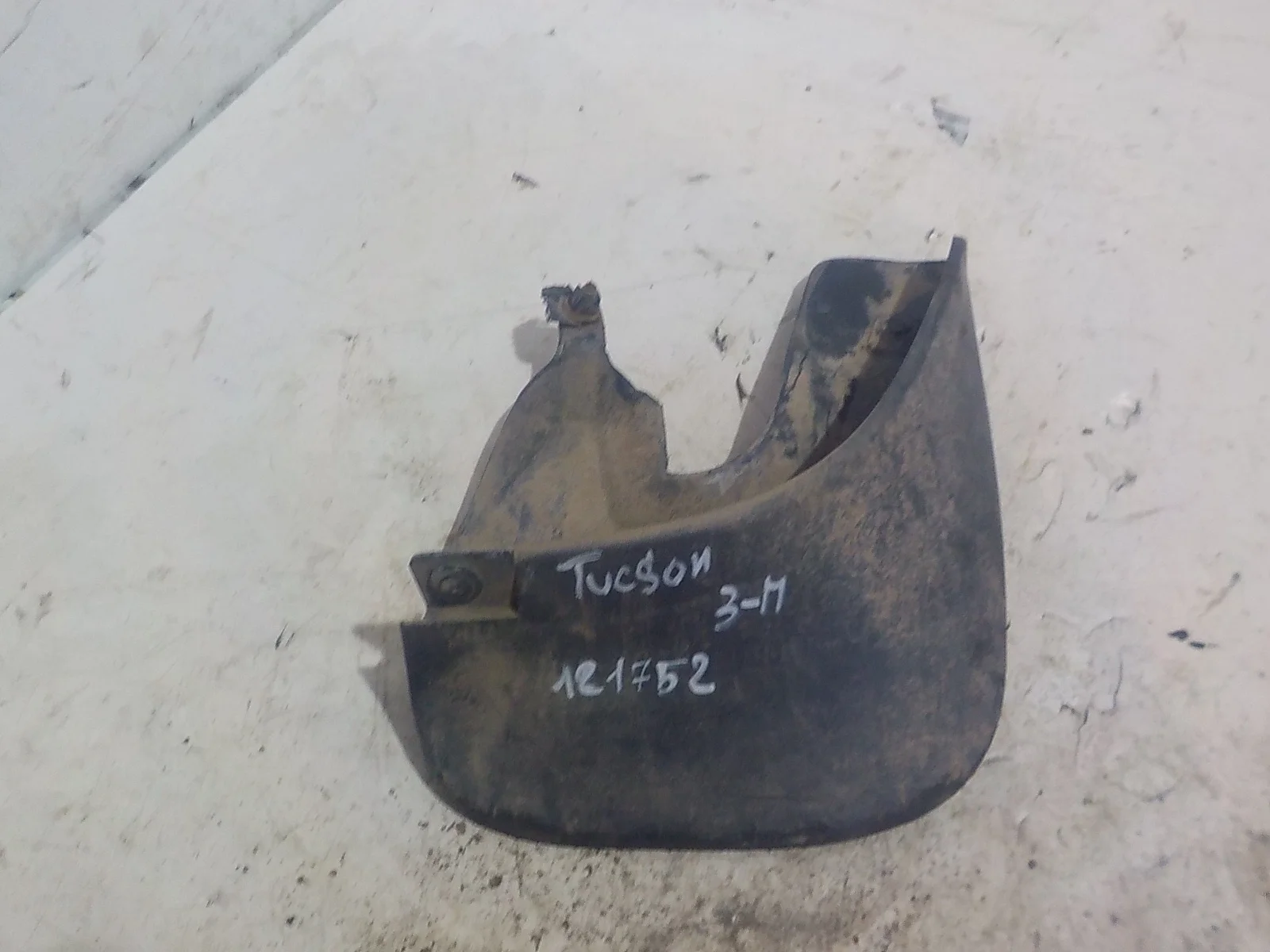 Брызговик Hyundai Tucson I (2004—2015) Зад Право