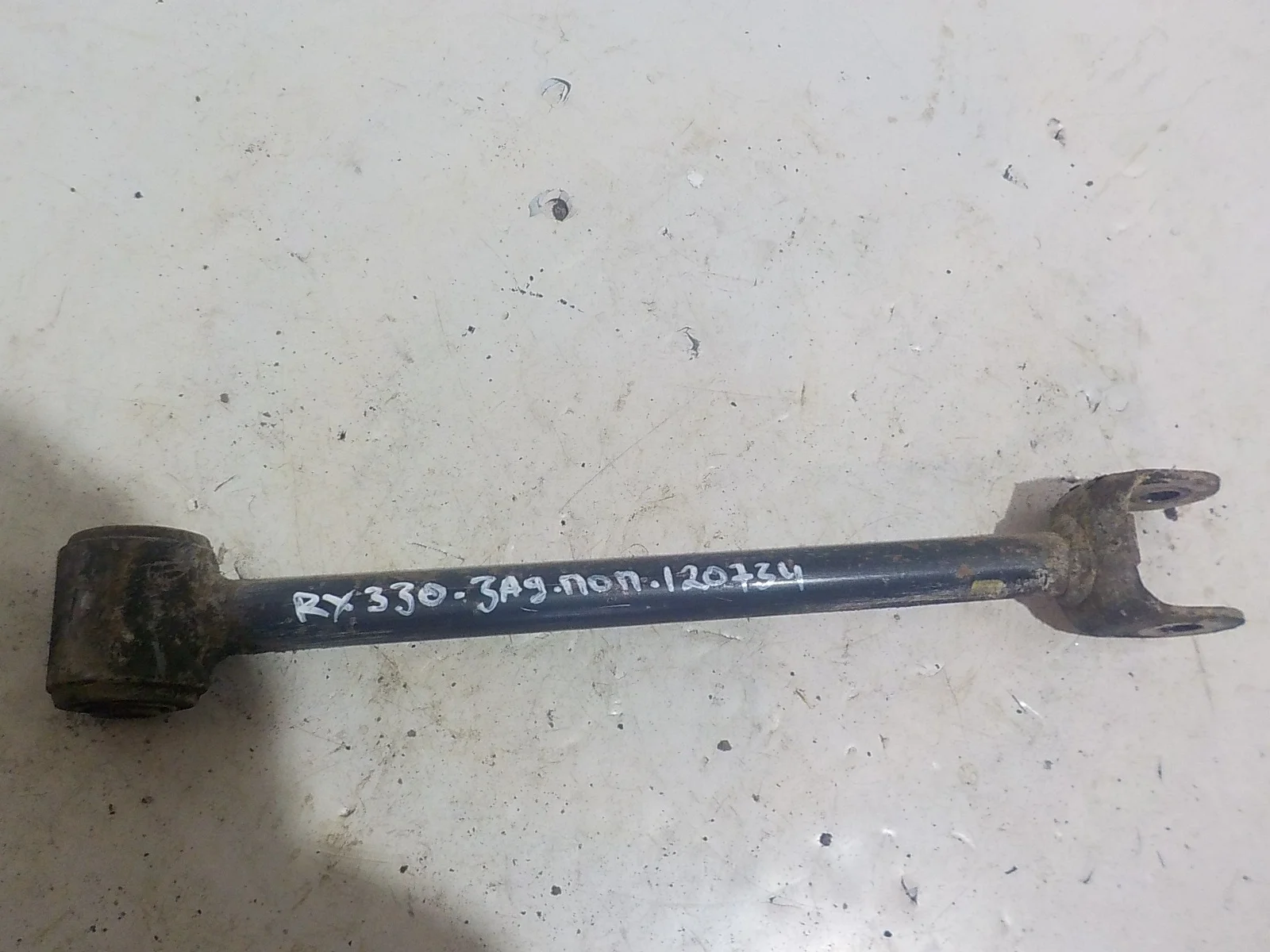 Рычаг поперечный Lexus RX II (2003—2006) Зад