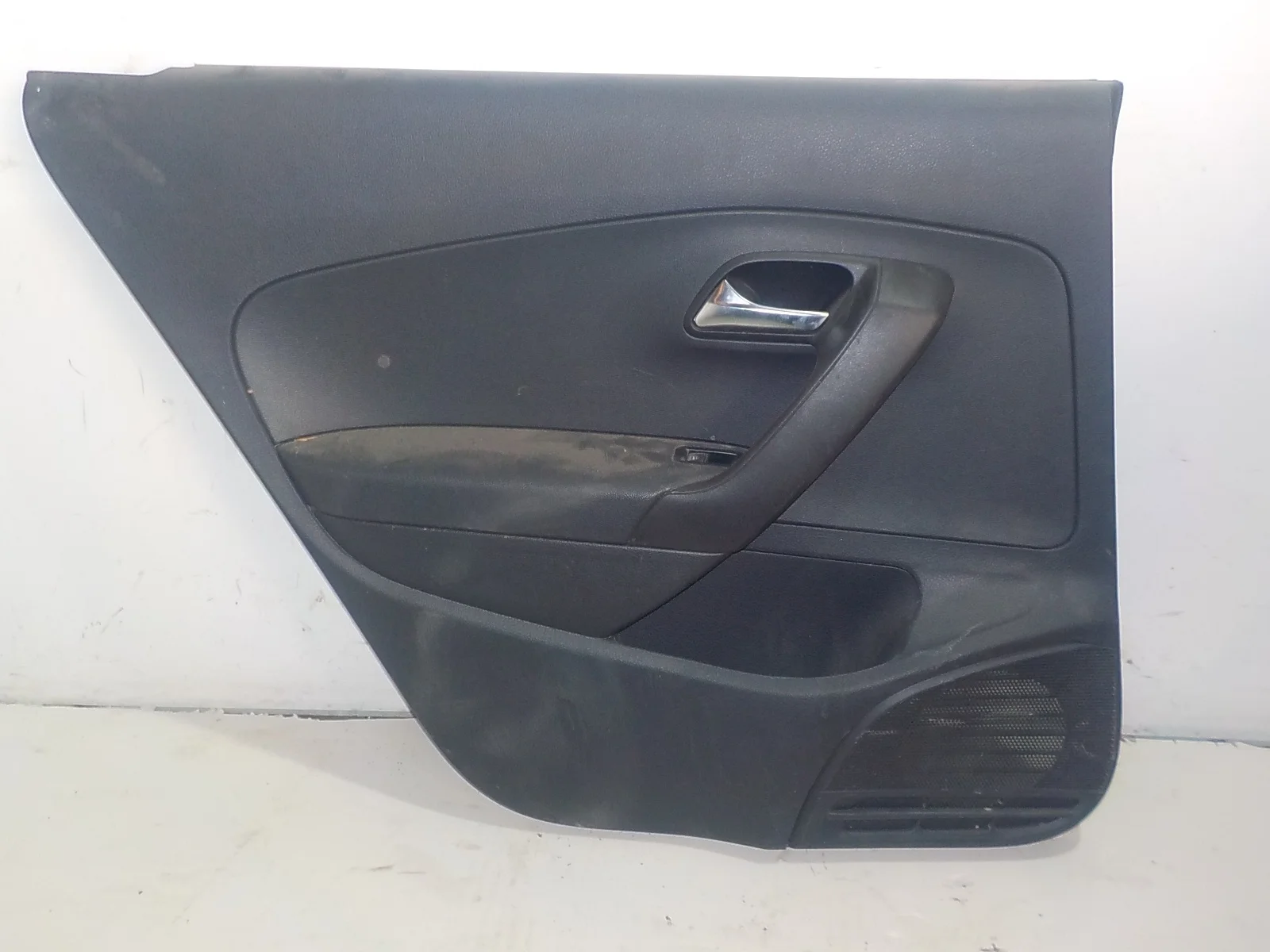 Обшивка двери Volkswagen Polo V (2009—2015) Зад Лево