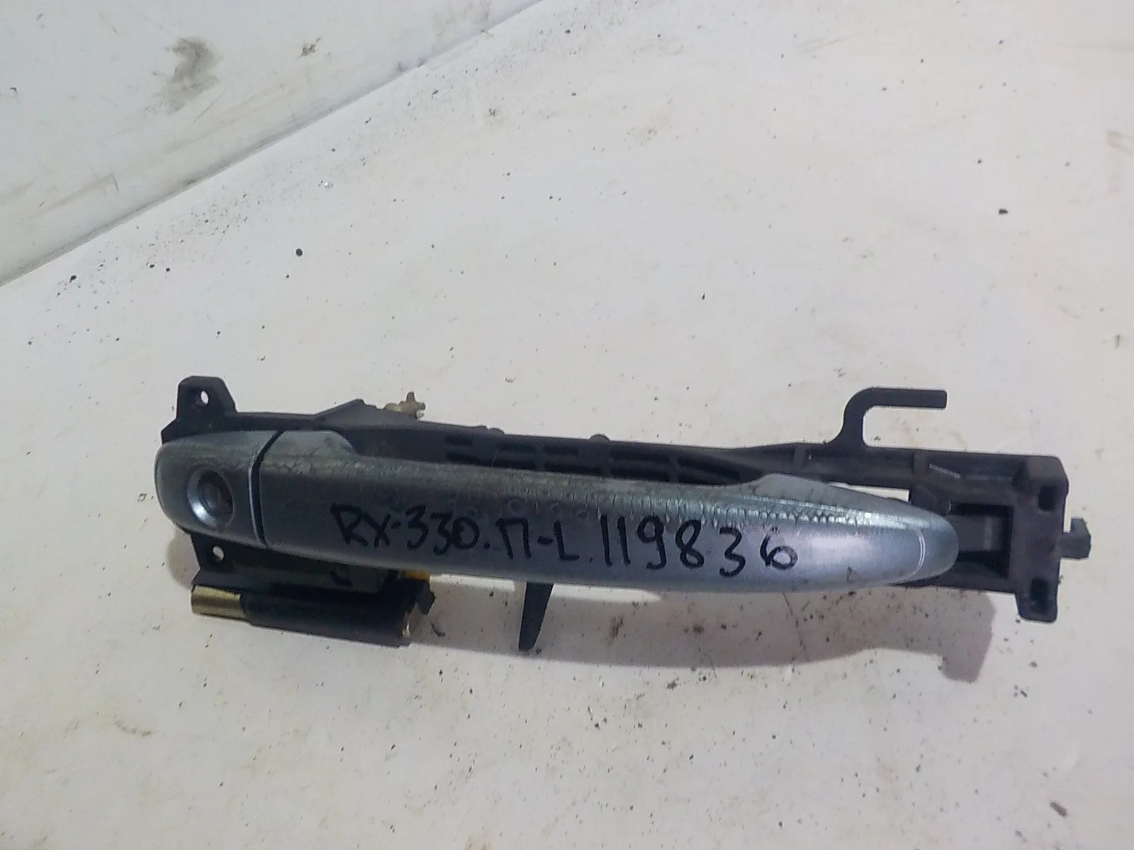 ручка двери внешняя Toyota Highlander II (2007—2010) Перед Лево