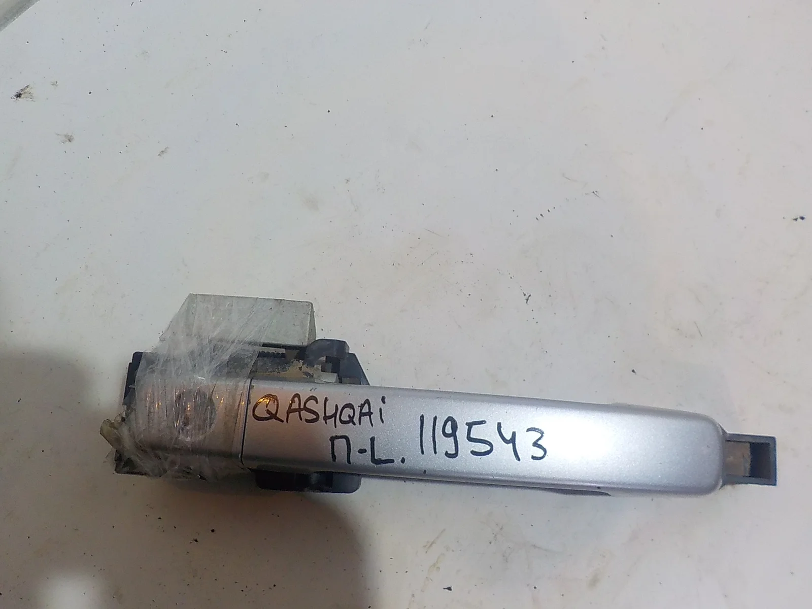 ручка двери внешняя Nissan Qashqai+2 I рестайлинг (2010—2013) Перед Лево