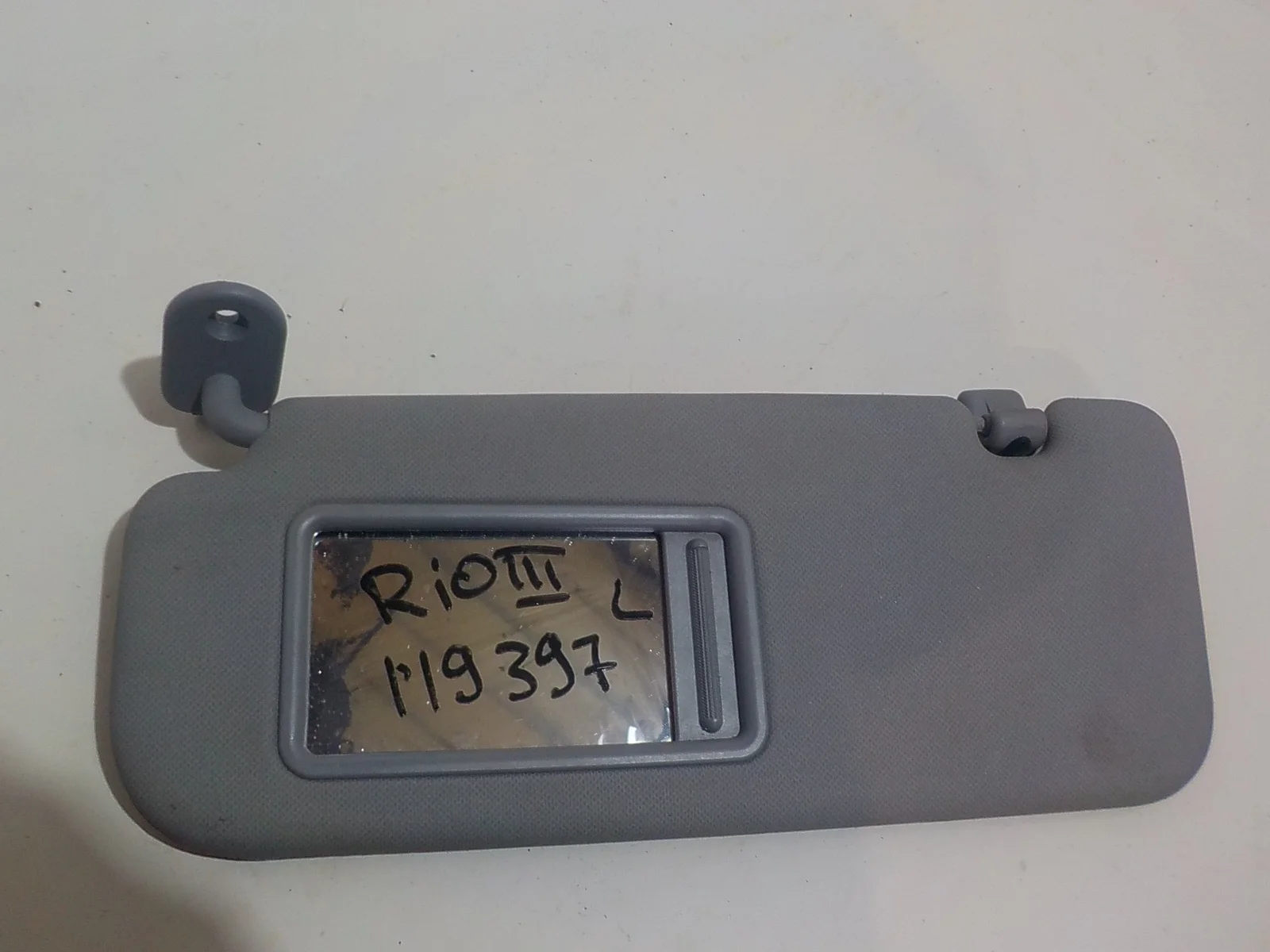 козырек Hyundai Solaris I (2010—2014) Перед Лево