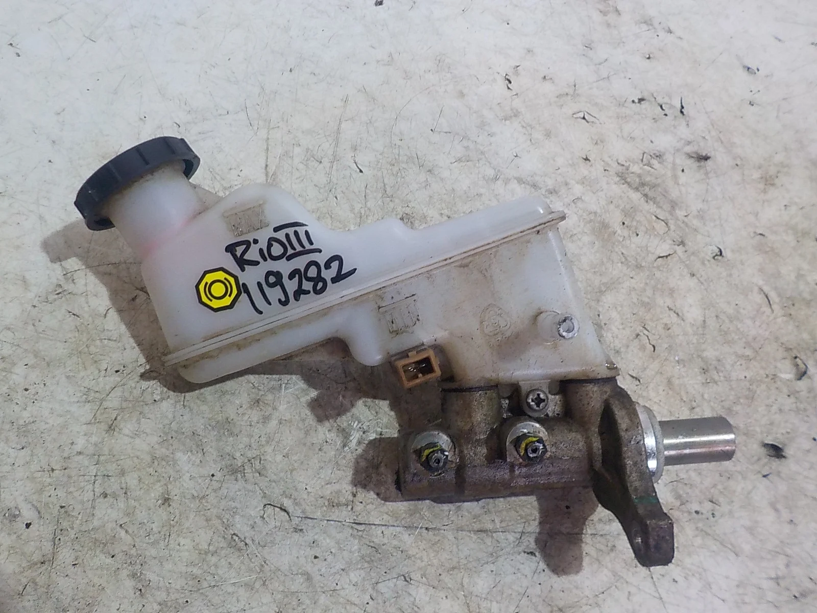 тормозной цилиндр Kia Rio III (2011—2015)