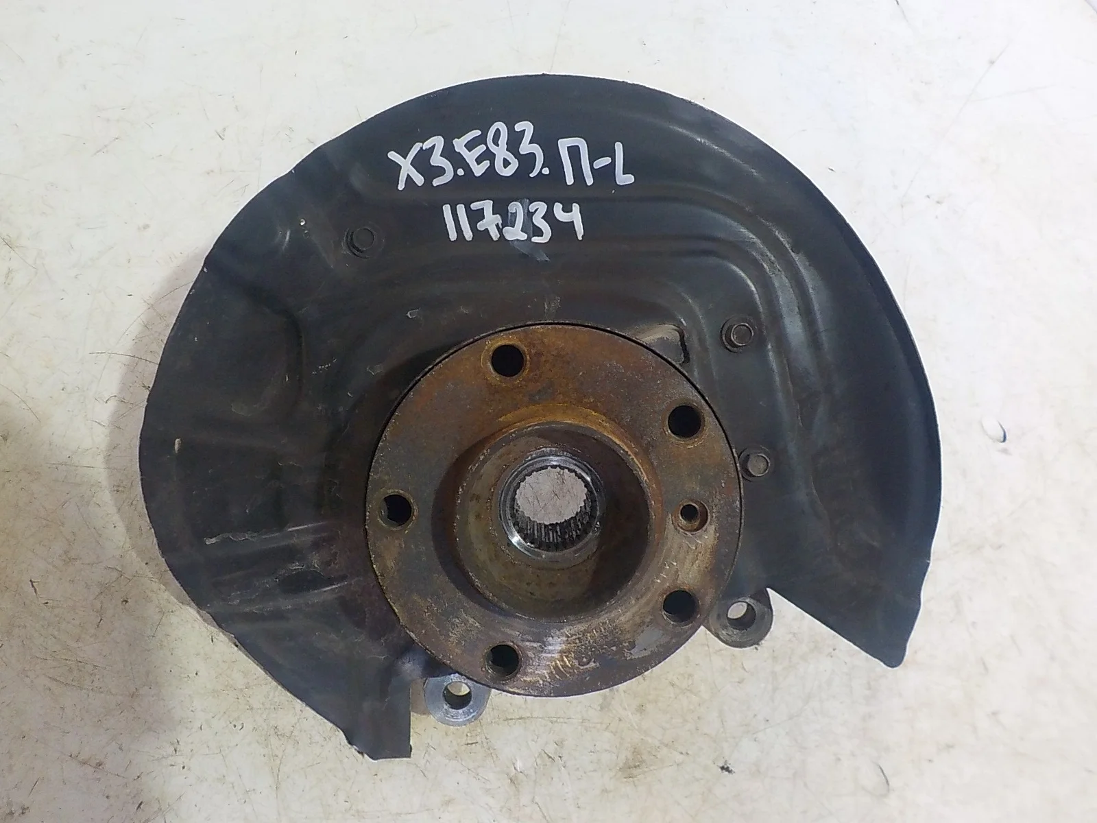 кулак поворотный BMW X3 E83 (2003—2006) Перед Лево