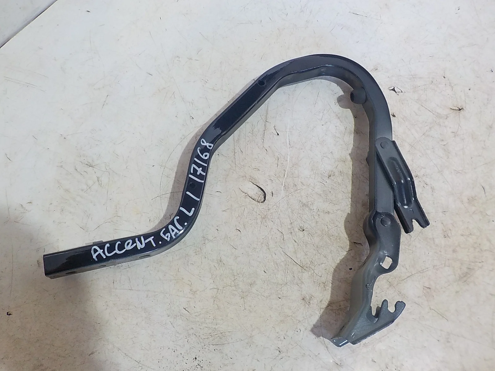 Петля крышки багажника BMW 7 серия E32 (1986—1994) Зад Лево