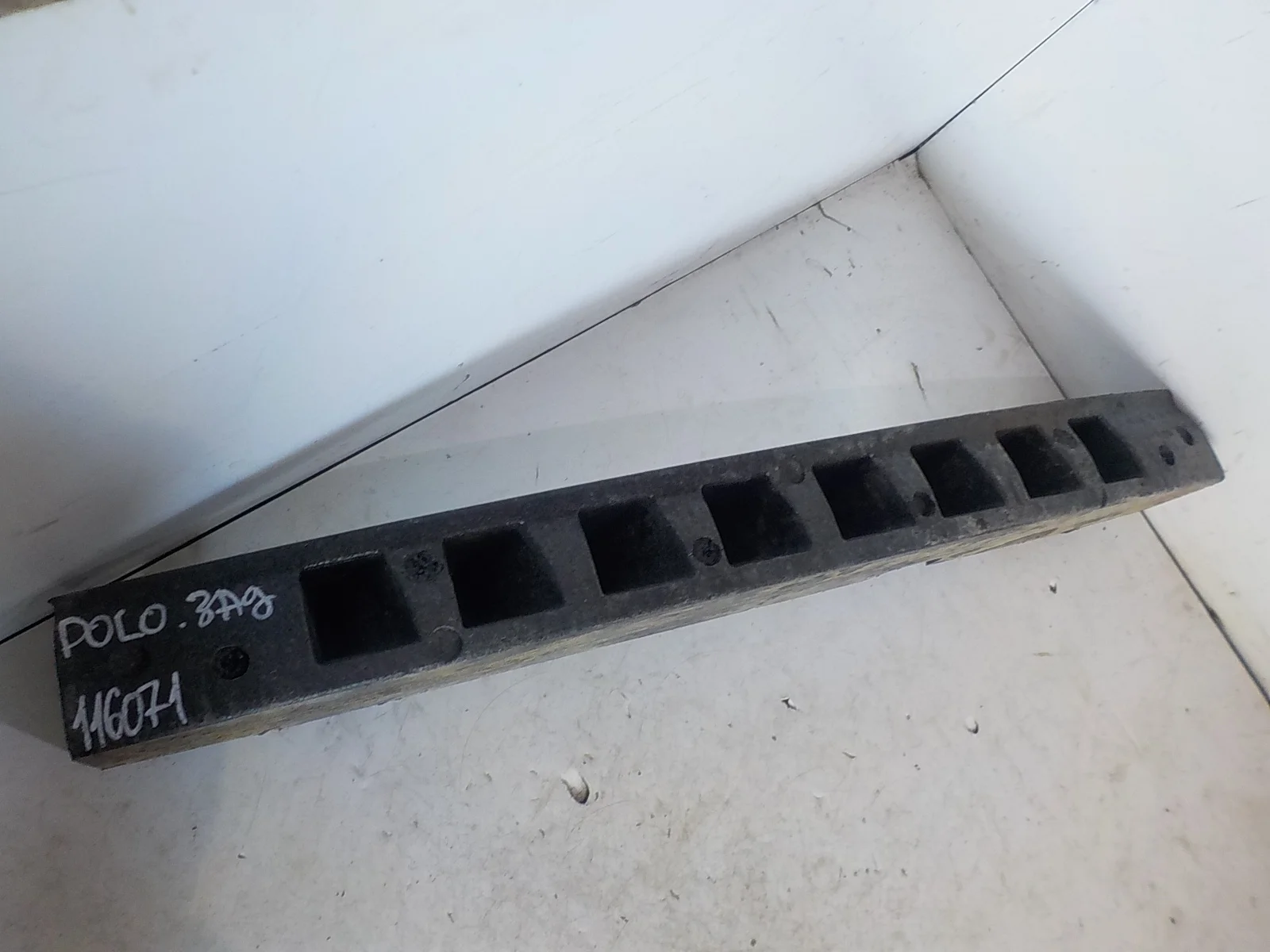 Абсорбер бампера Volkswagen Polo V (2009—2015) Зад