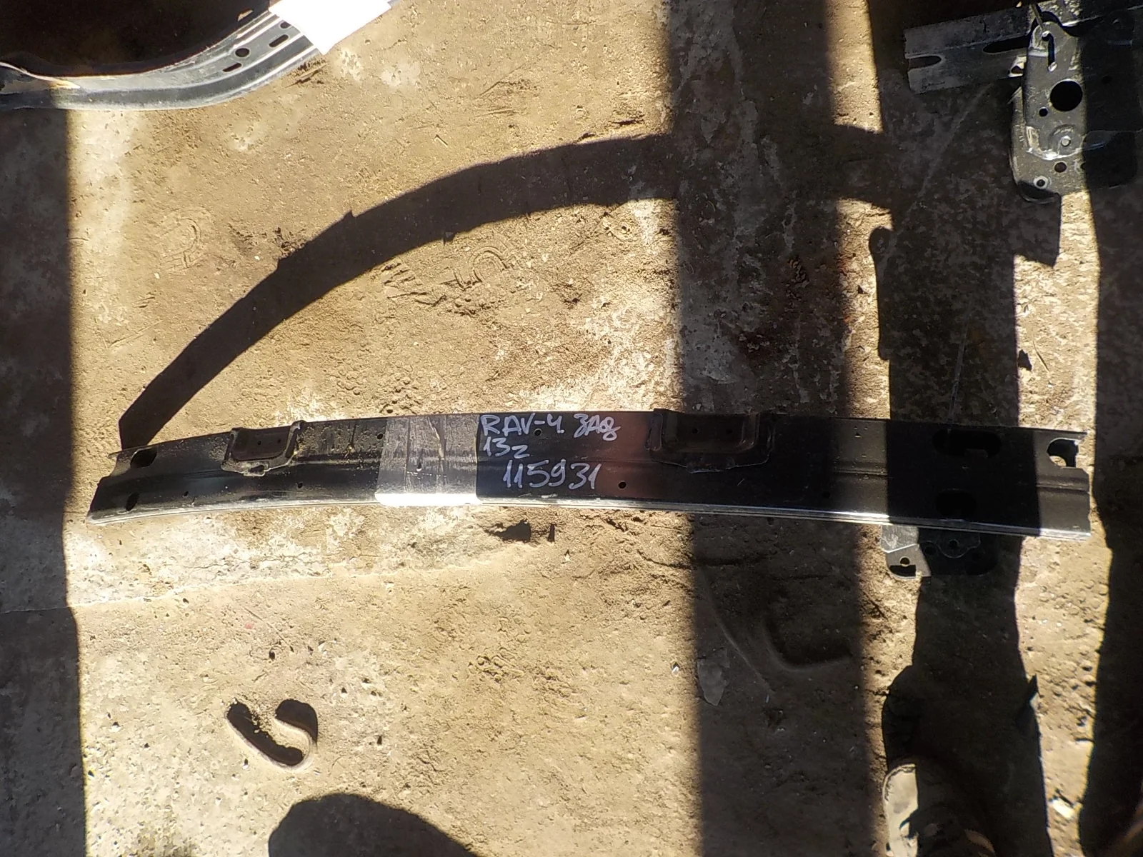 Усилитель бампера Toyota RAV4 IV рестайлинг (2015—2019) Зад