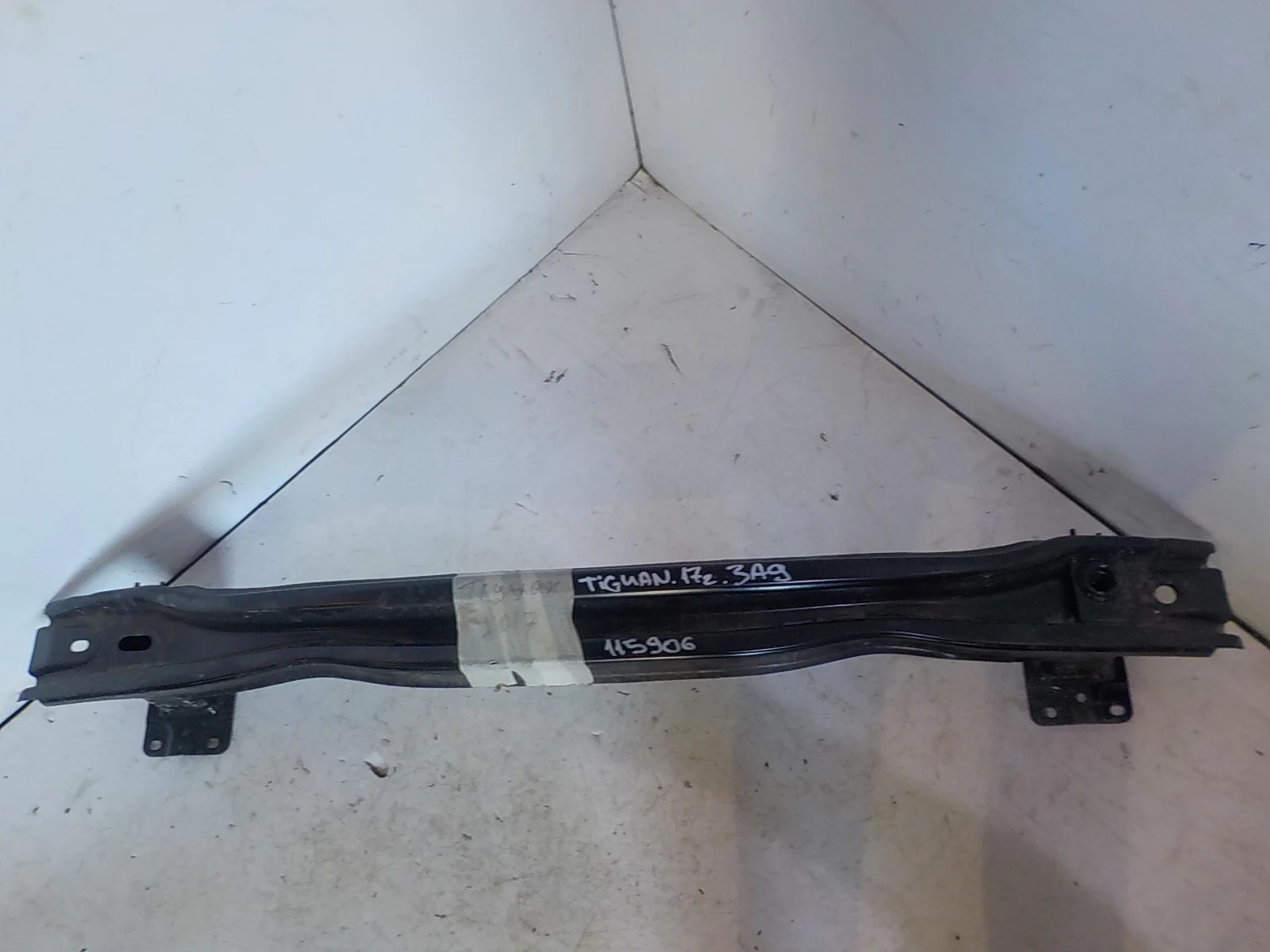 Усилитель бампера Volkswagen Tiguan II (2016—2020) Зад