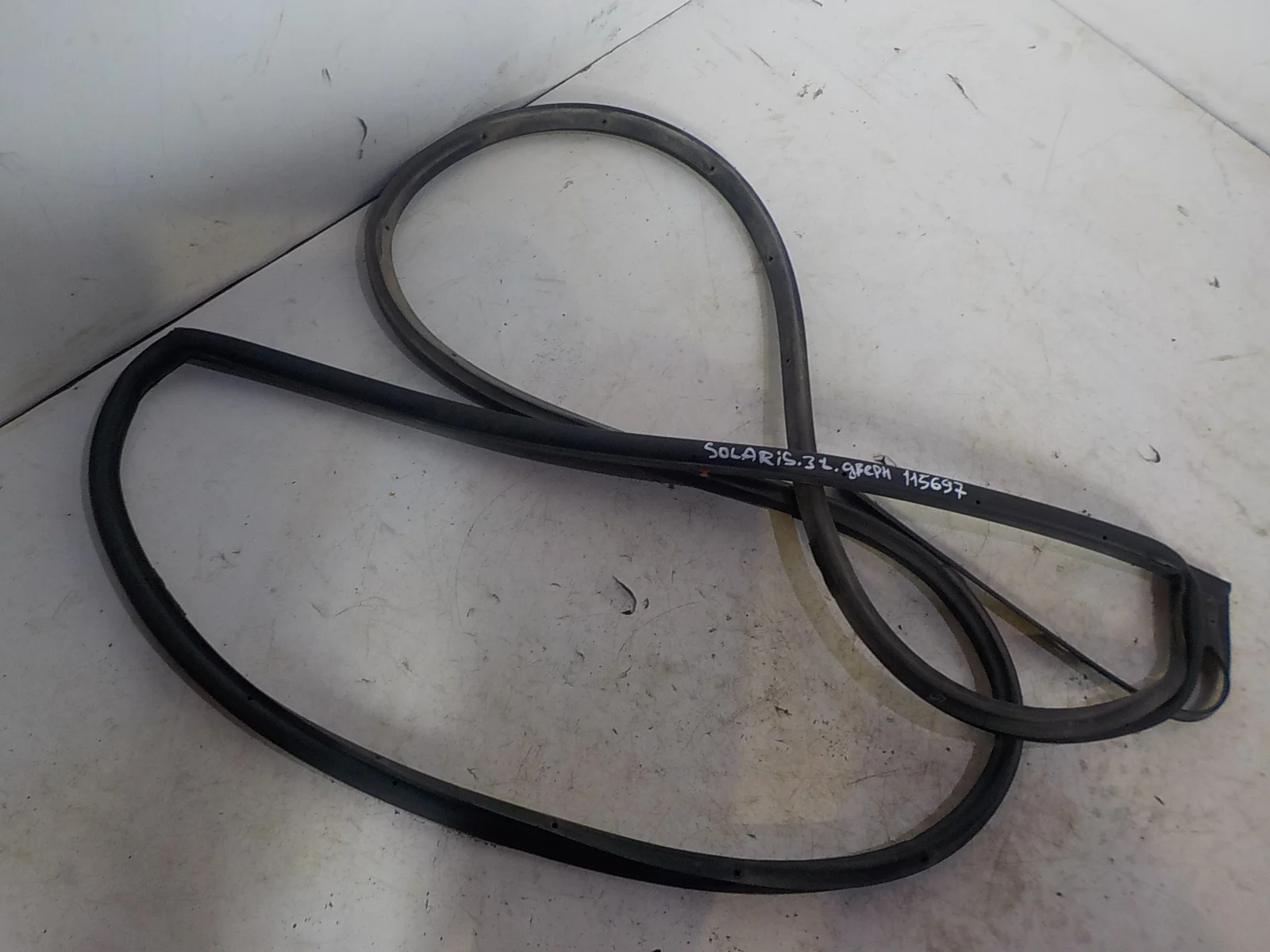 резинка дверная Hyundai Solaris I (2010—2014) Зад Лево