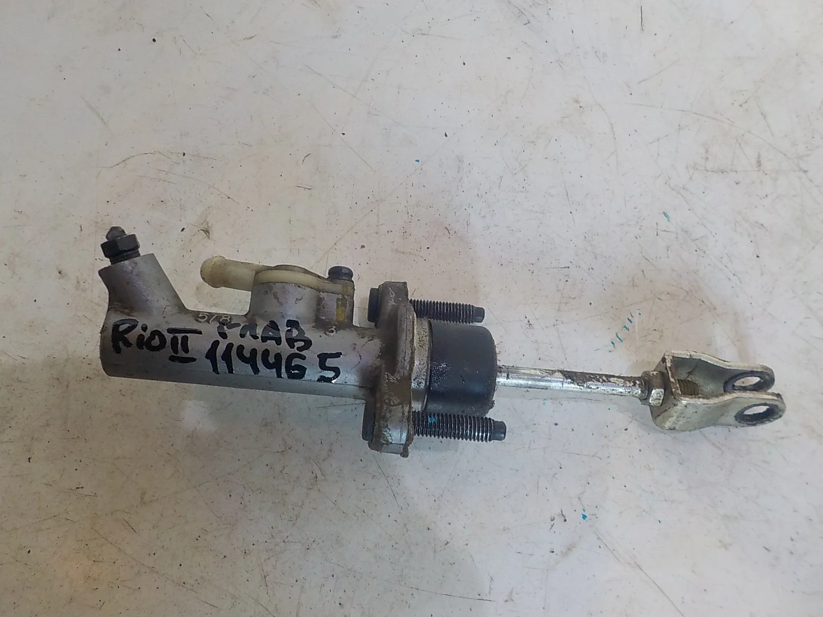 главный цилиндр сцепления Kia Rio II рестайлинг (2009—2011)