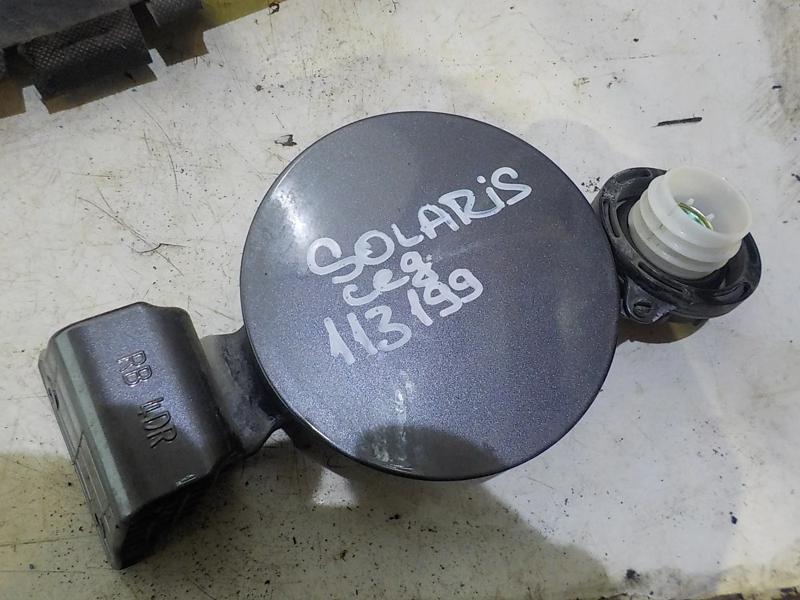 Лючок бензобака Hyundai Solaris I (2010—2014)