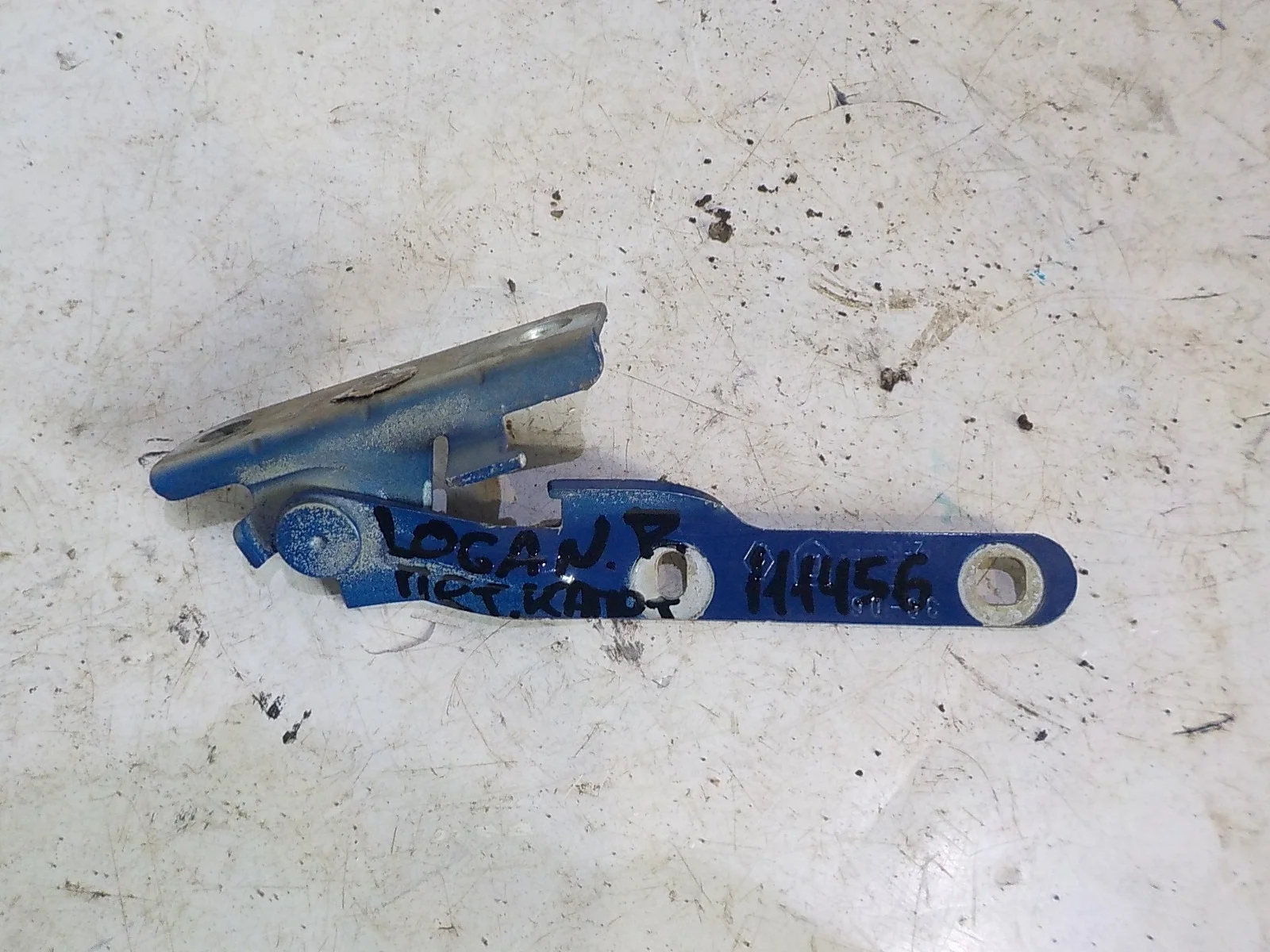 Петля капота ВАЗ (LADA) Largus I (2012—2021) Перед Право