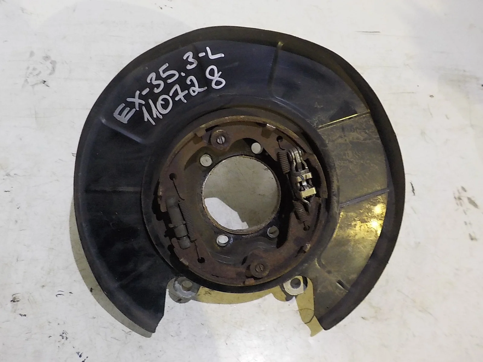 кулак поворотный Infiniti EX35 I (2007—2013) Зад Лево