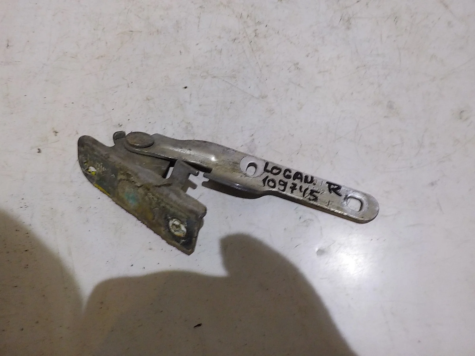 Петля капота ВАЗ (LADA) Largus I (2012—2021) Перед Право