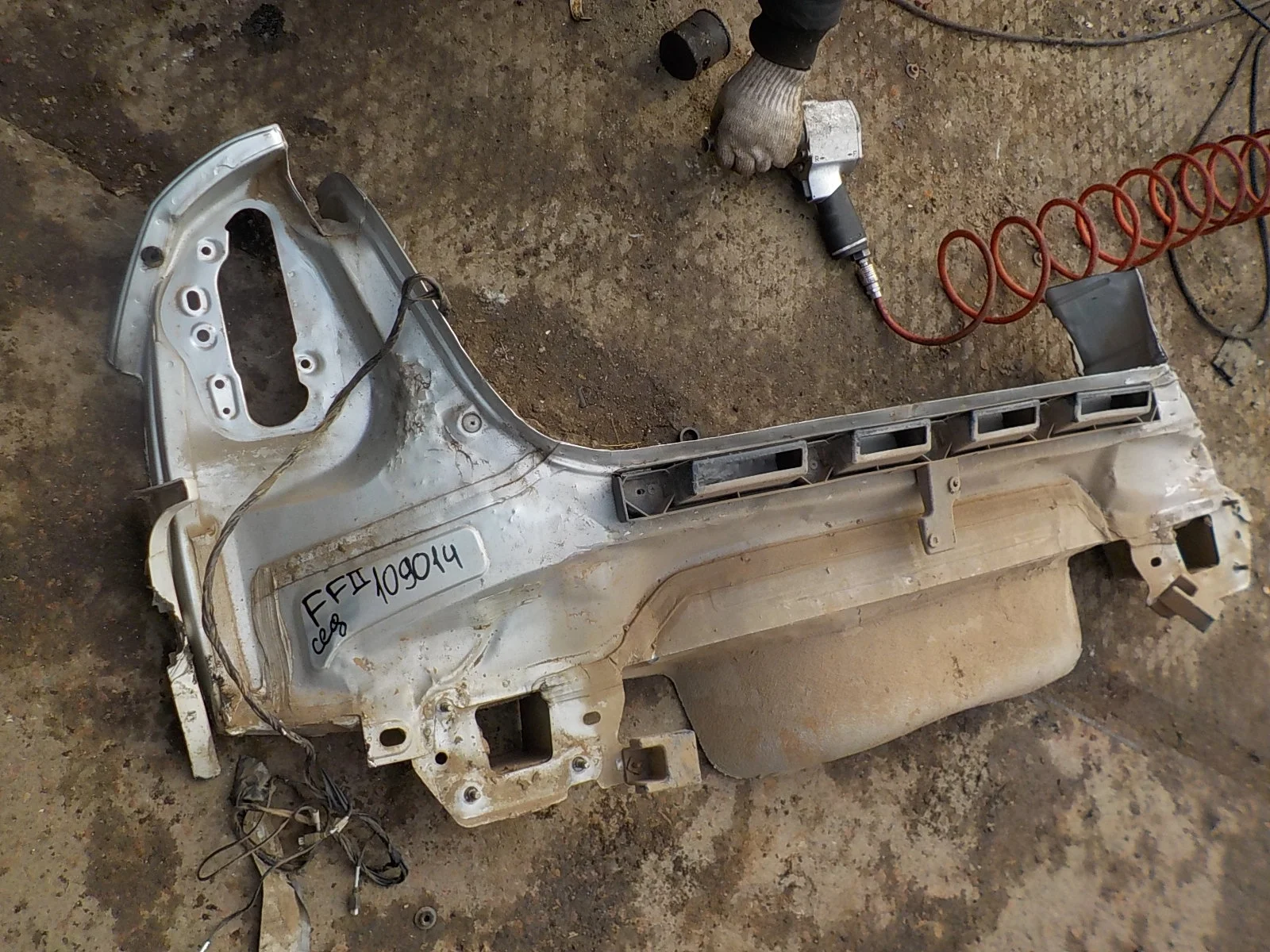 задняя панель кузова Ford Focus II рестайлинг (2007—2011)