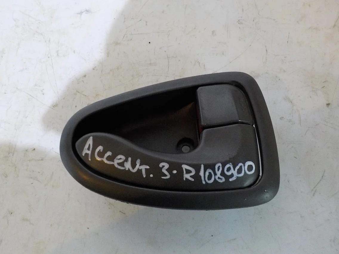 Ручка двери внутренняя Hyundai Accent II (1999—2012) Зад Право