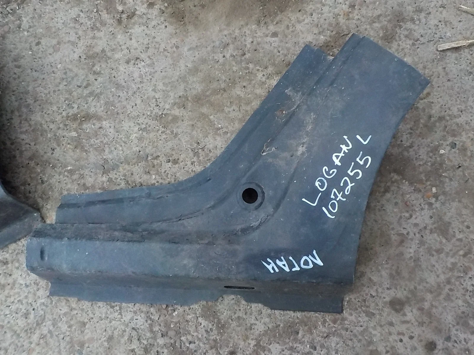 боковина кузова Renault Logan I (2004—2009) Зад Лево