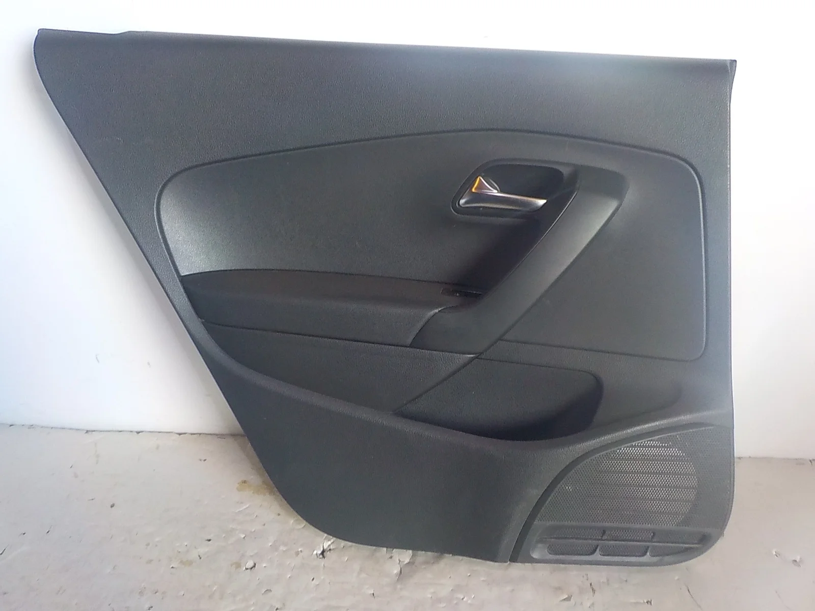 Обшивка двери Volkswagen Polo V (2009—2015) Зад Лево