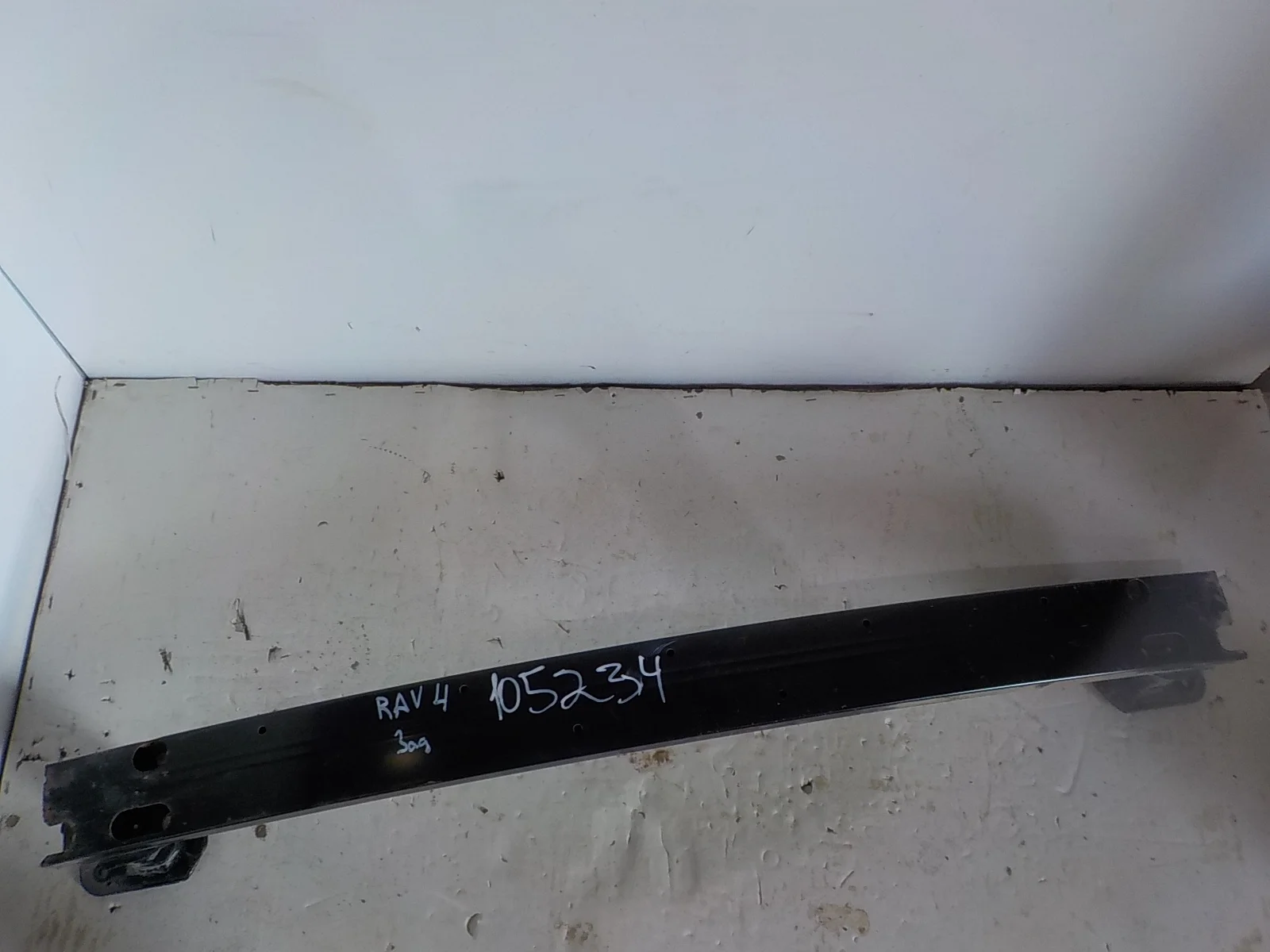 Усилитель бампера Toyota RAV4 IV рестайлинг (2015—2019) Зад