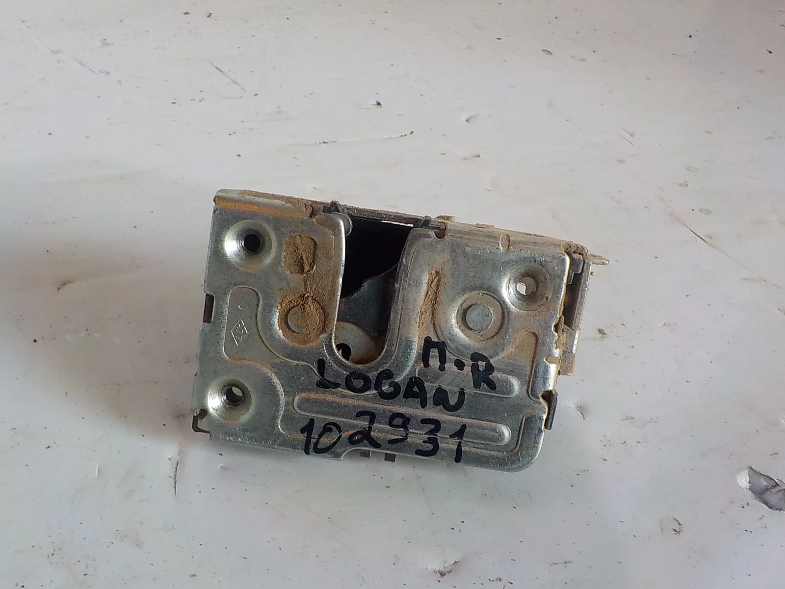 Замок двери Renault Logan I (2004—2009) Перед Право