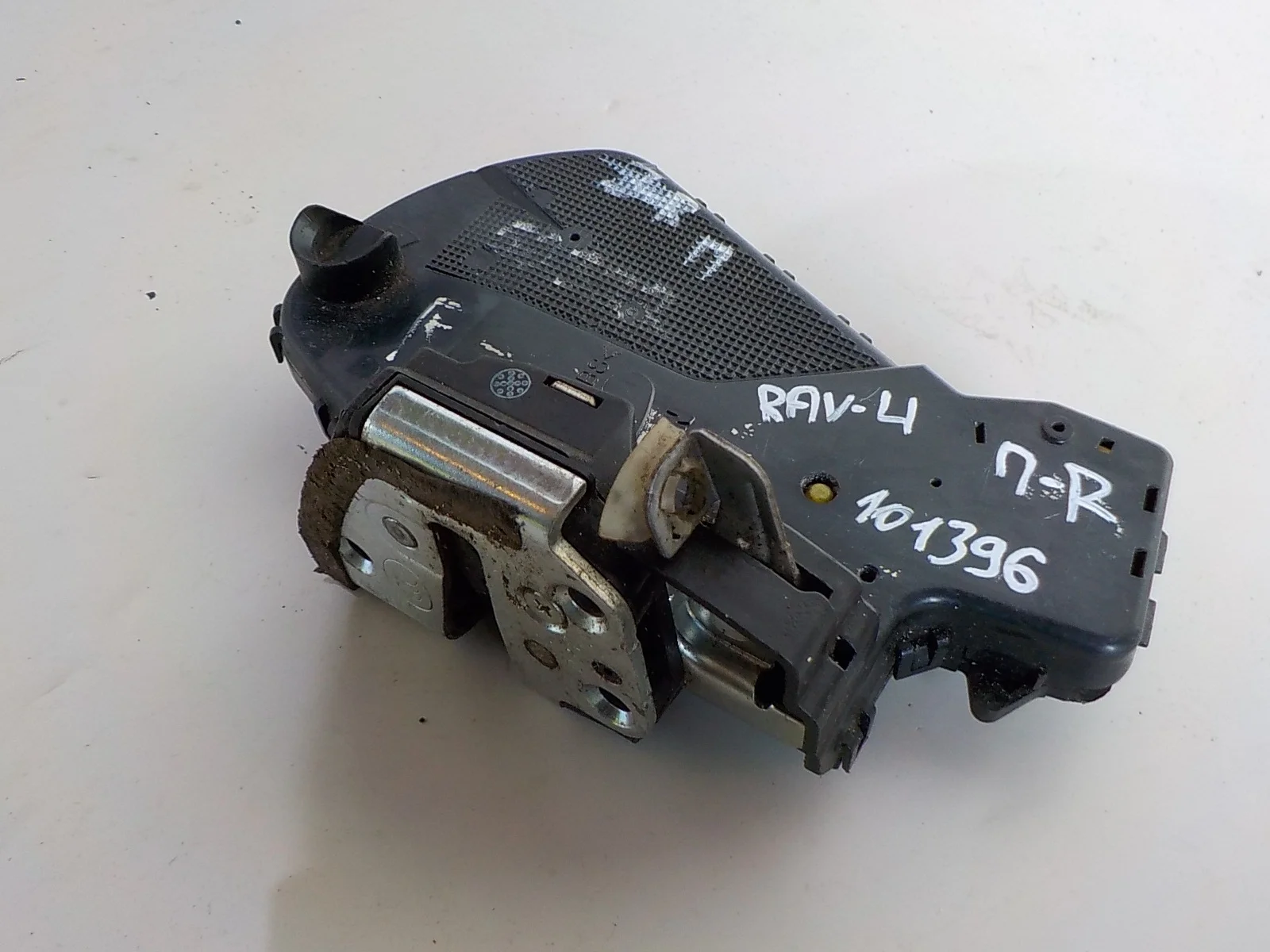 Замок двери Toyota RAV4 IV (2012—2015) Перед Право