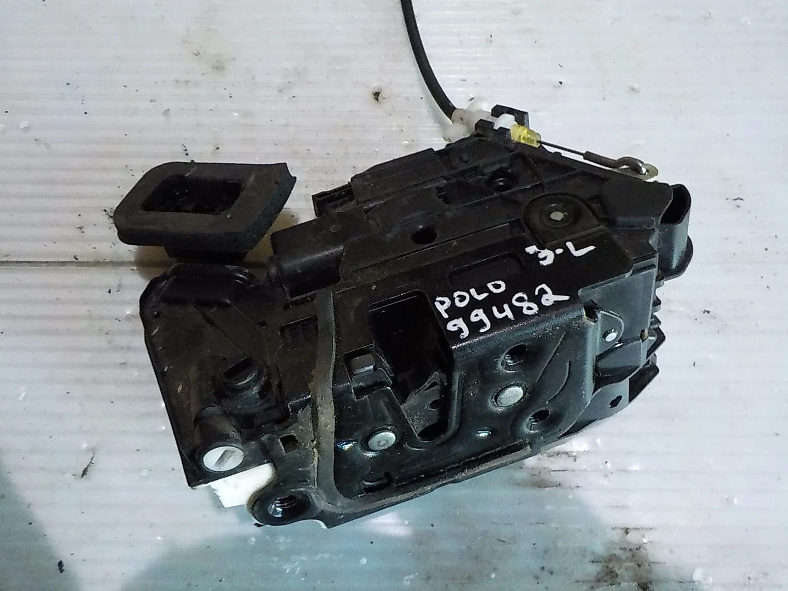 Замок двери Volkswagen Polo V (2009—2015) Зад Лево