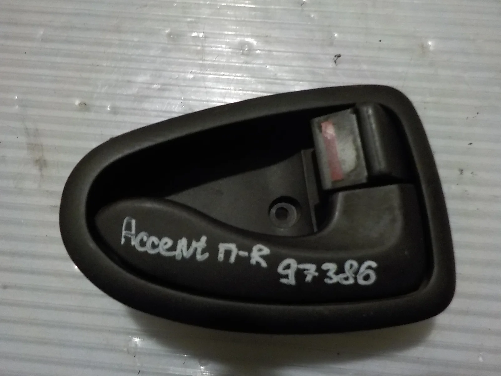 Ручка двери внутренняя Hyundai Accent II (1999—2012) Перед Право