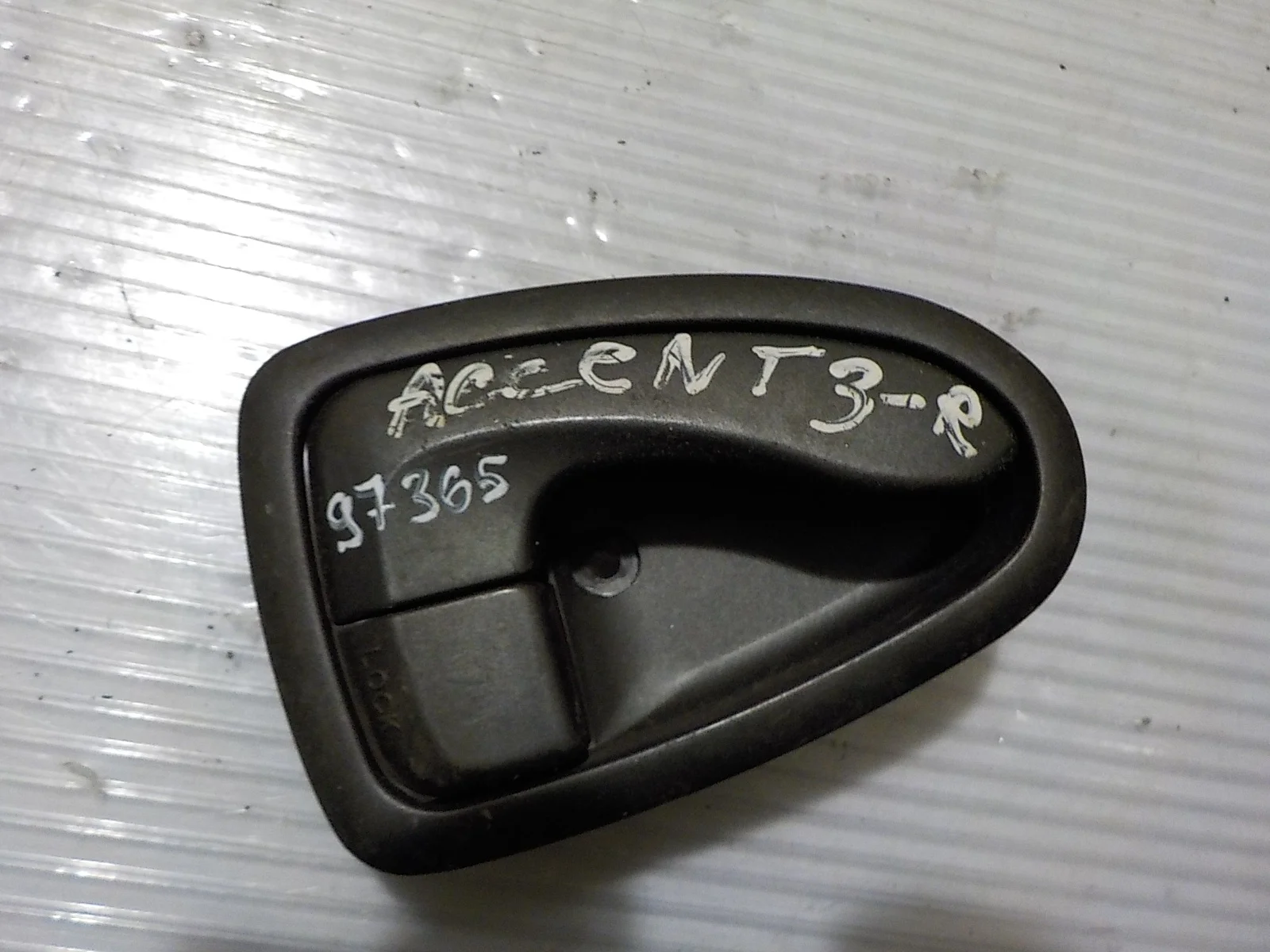 Ручка двери внутренняя Hyundai Accent II (1999—2012) Зад Право