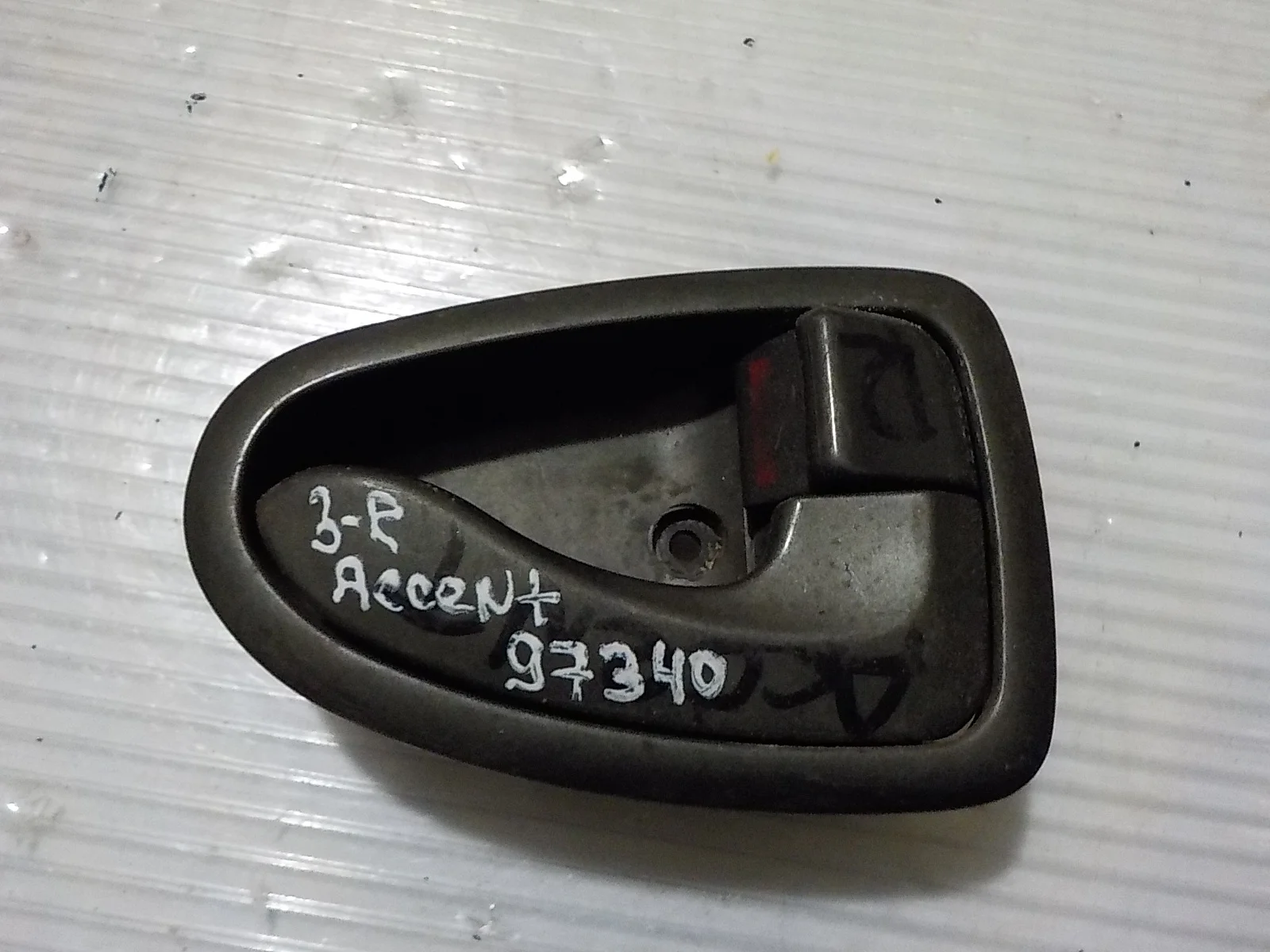 Ручка двери внутренняя Hyundai Accent II (1999—2012) Зад Право