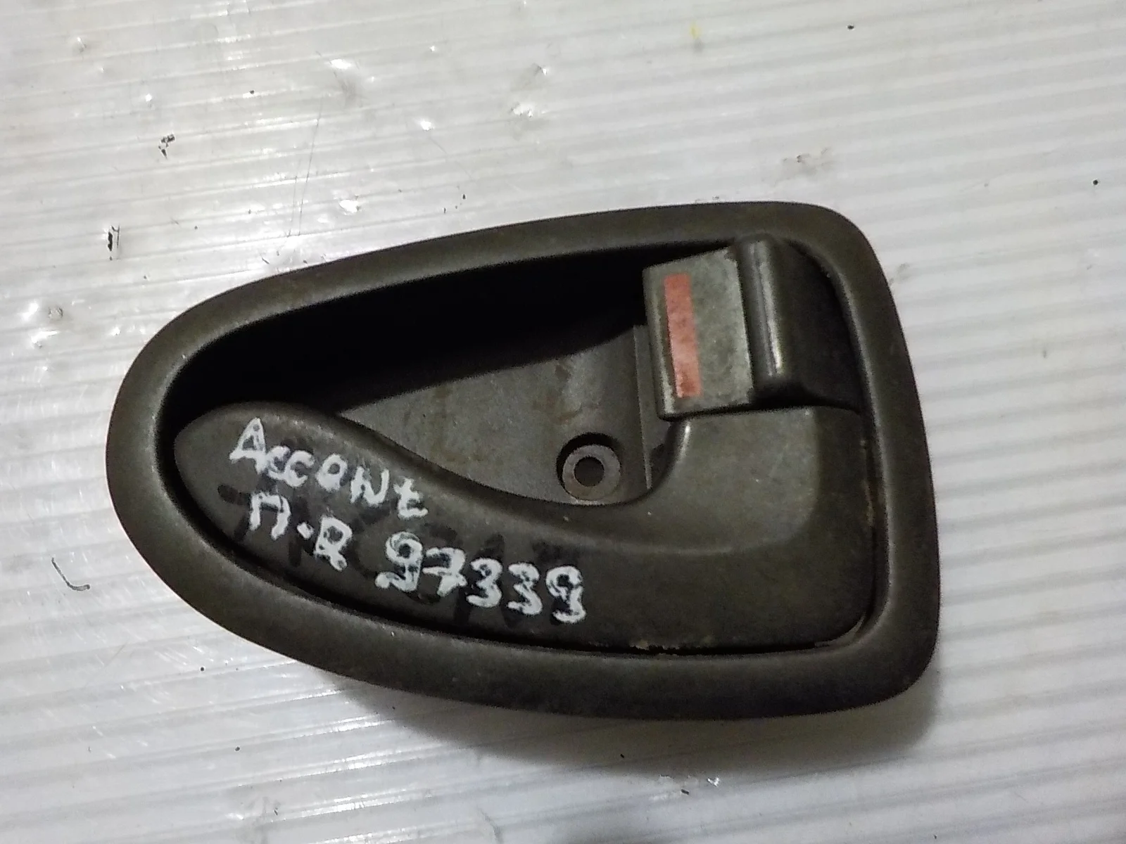 Ручка двери внутренняя Hyundai Accent II (1999—2012) Перед Право