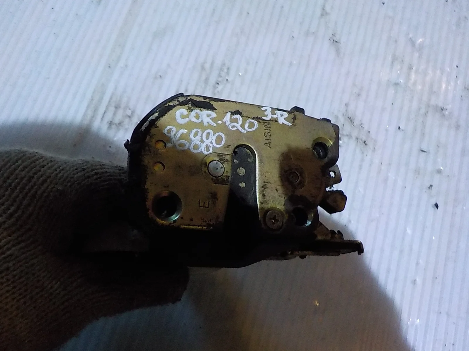 Замок двери Toyota Avensis T250 (2003—2006) Зад Право