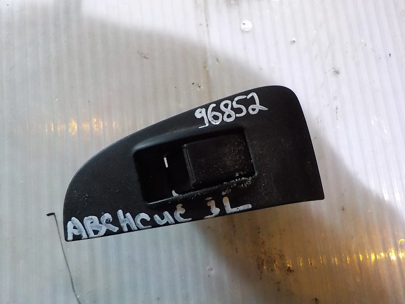 клавиши стеклоподъемников Toyota Avensis T250 рестайлинг (2006—2009) Зад Лево