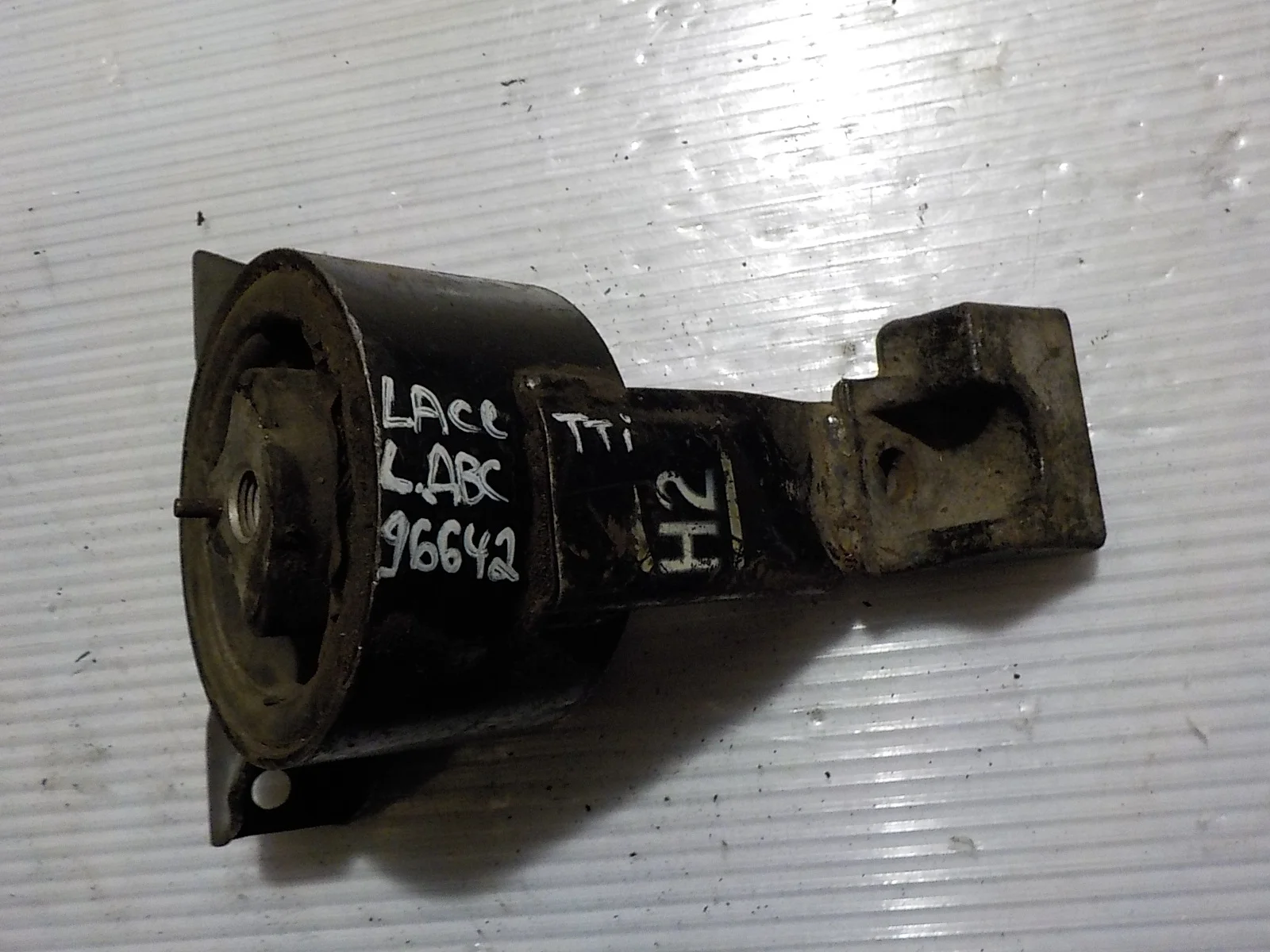 Опора двигателя Chevrolet Lacetti I (2004—2013)  Лево