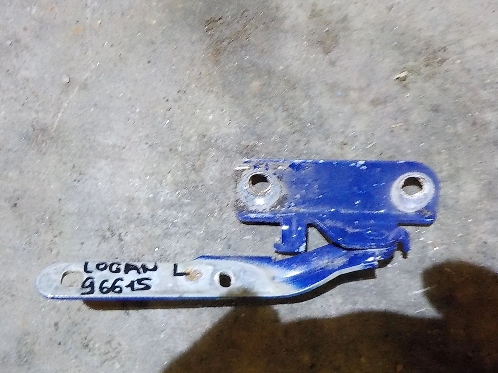 Петля капота ВАЗ (LADA) Largus I (2012—2021) Перед Лево