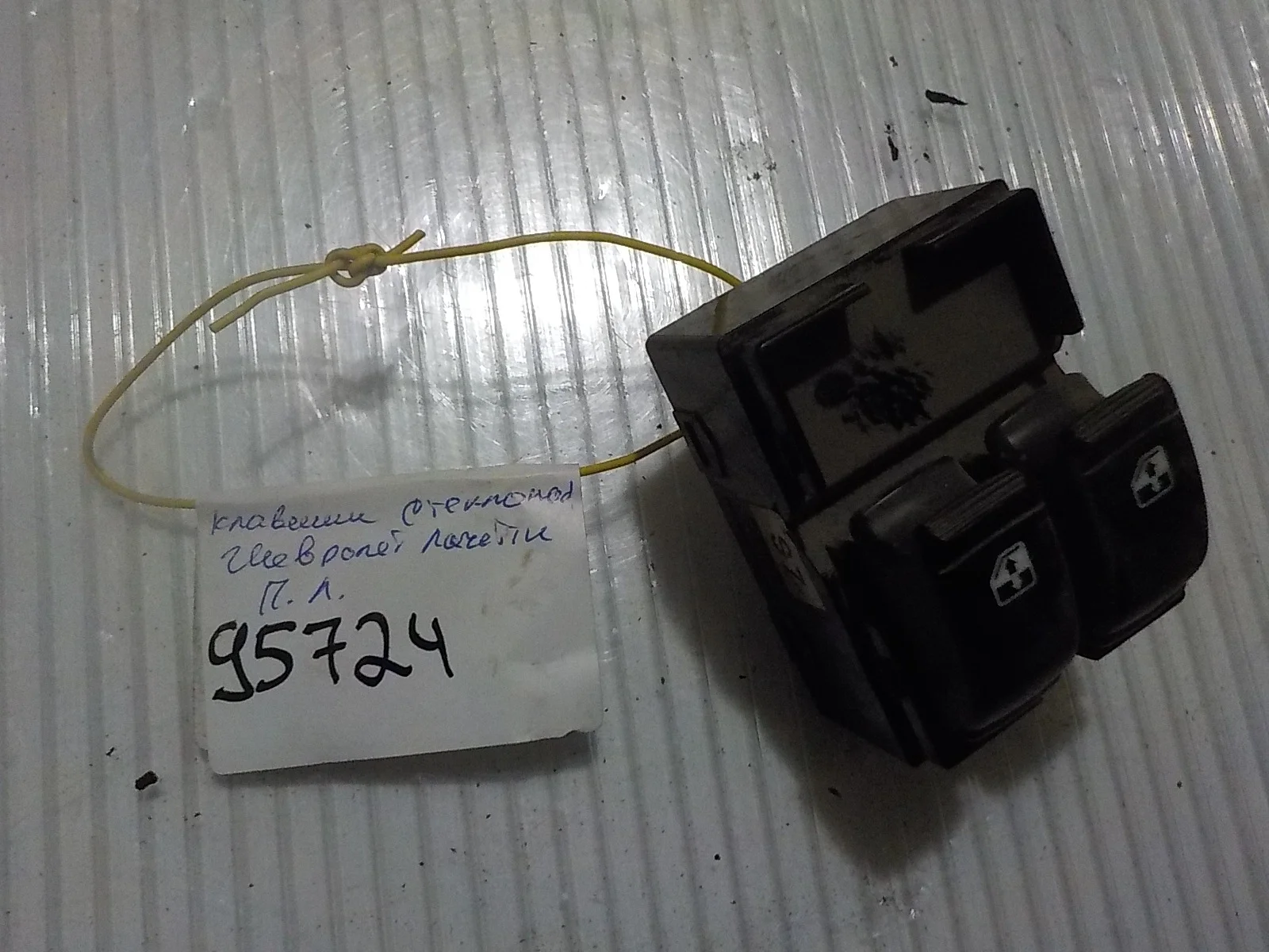 клавиши стеклоподъемников Chevrolet Lacetti I (2004—2013) Перед Лево