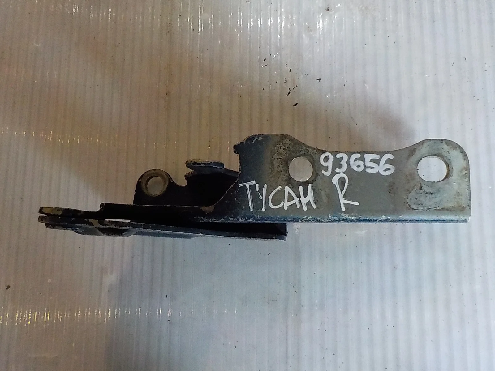 Петля капота Hyundai Tucson I (2004—2015) Перед Право