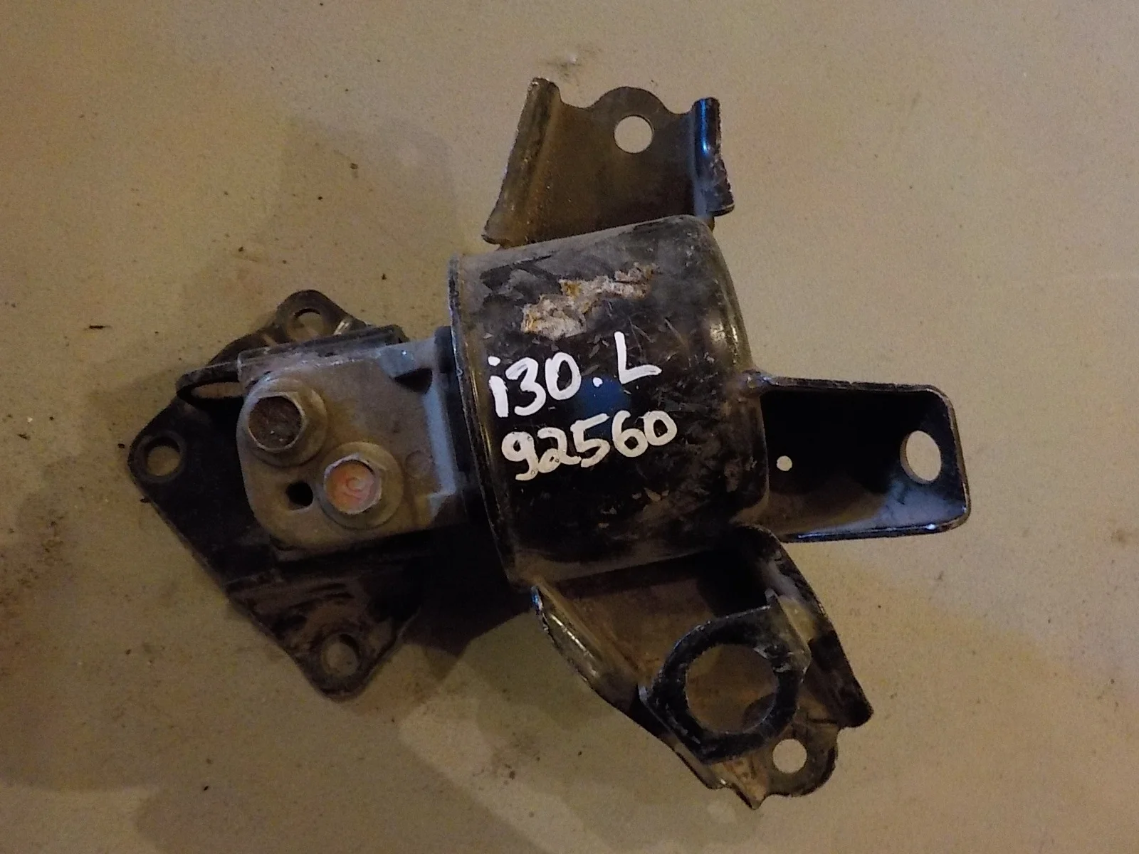 Опора двигателя Hyundai i30 I рестайлинг (2010—2012)  Лево