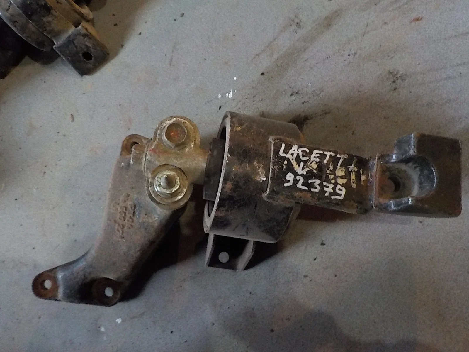 Опора двигателя Chevrolet Lacetti I (2004—2013)  Лево