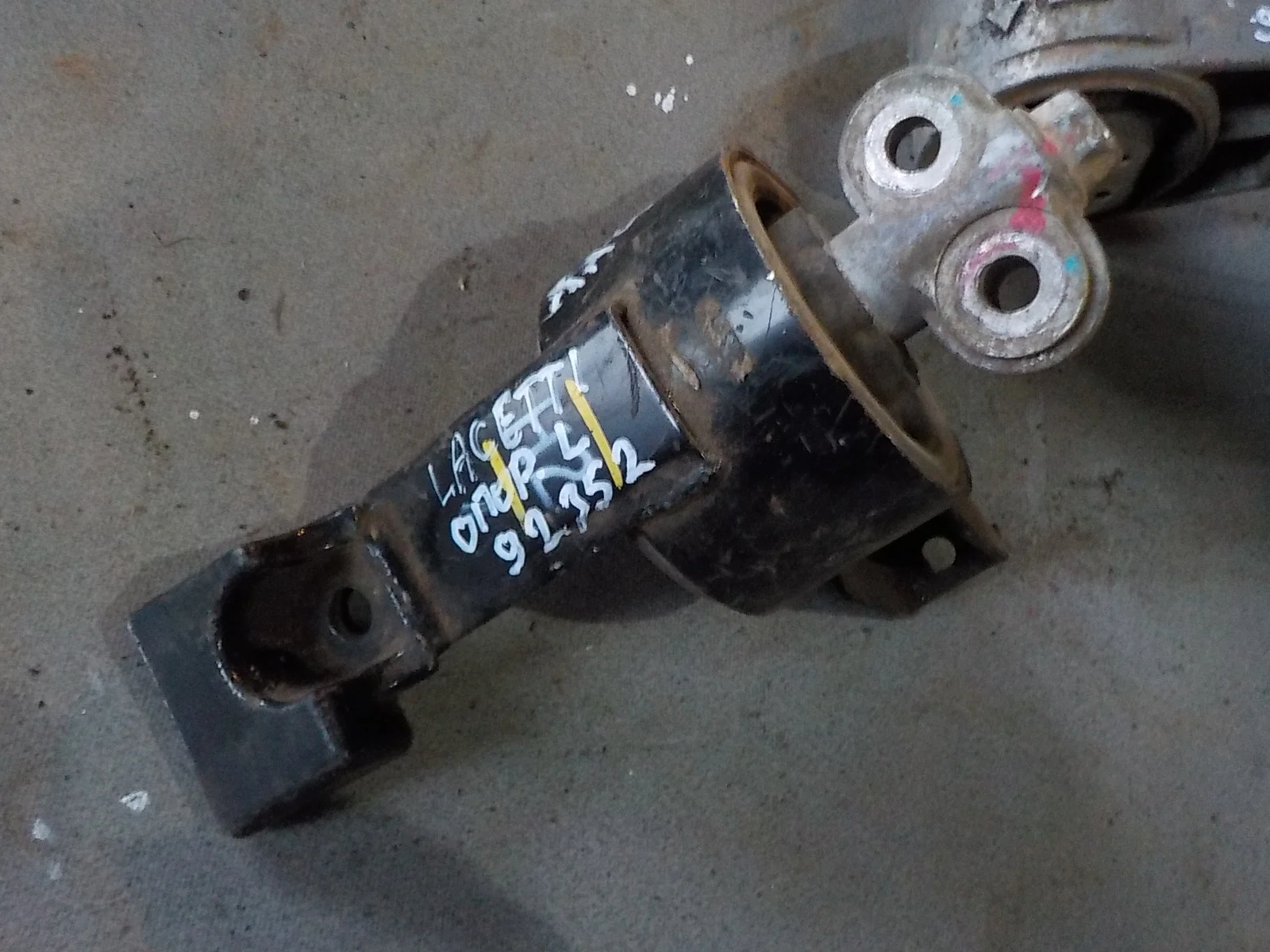 Опора двигателя Chevrolet Lacetti I (2004—2013)  Лево