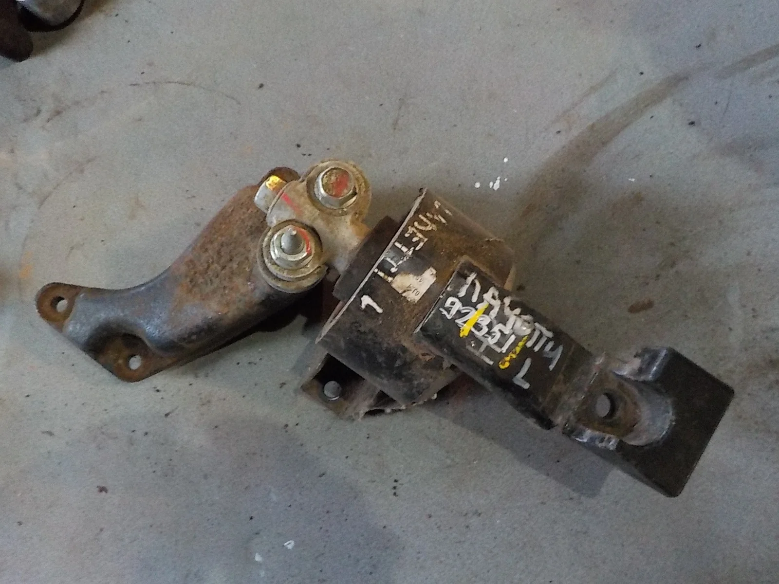 Опора двигателя Chevrolet Lacetti I (2004—2013)  Лево