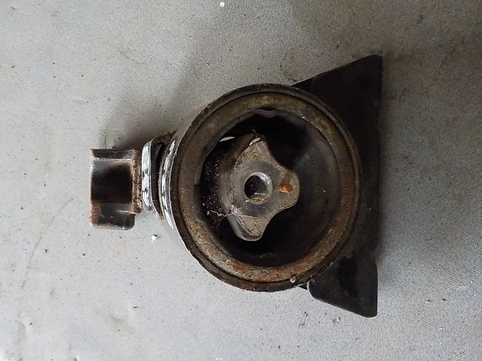 Опора двигателя Chevrolet Lacetti I (2004—2013)  Лево