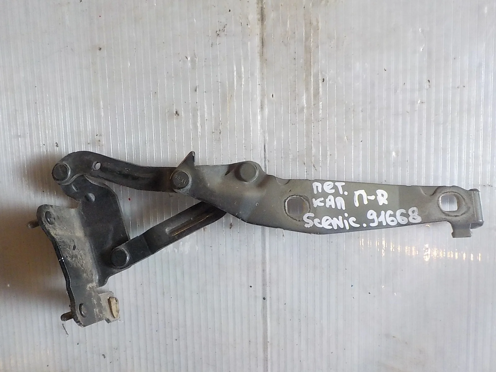 Петля капота Renault Scenic II (2003—2006) Перед Право