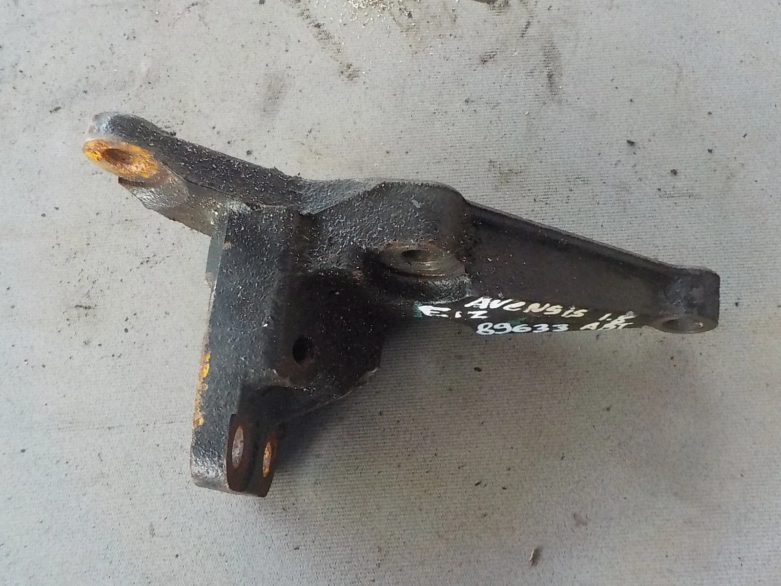 Кронштейн опоры двигателя Toyota Corolla Spacio II (2001—2007)