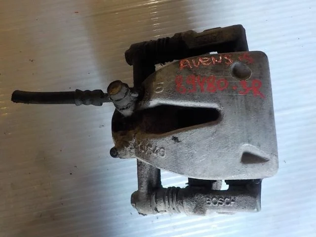 суппорт Toyota Corolla Verso I рестайлинг (2004—2007) Зад Право