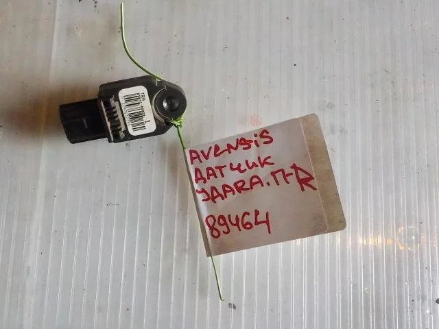 Датчик удара Toyota Avensis T250 (2003—2006) Перед Право