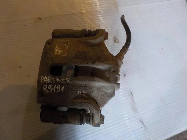 суппорт Citroen C3 Picasso I (2009—2012) Перед Право